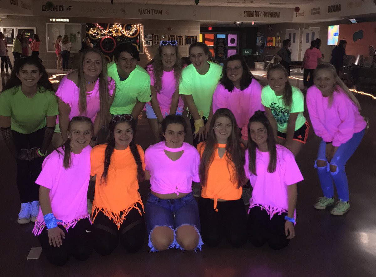 L-B Student Section tweet media