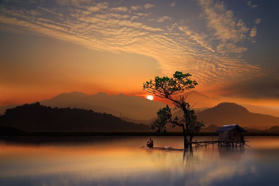 Live quietly in the moment and see the beauty of all before you.
The future will take care of itself.

P Yogananda
Pic iD’s