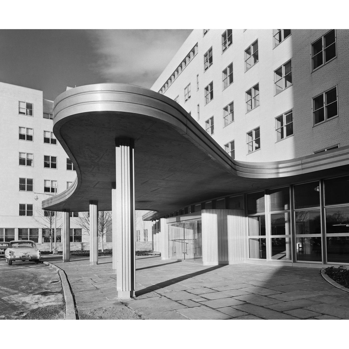 EstoPhoto's tweet photo. Bronx Municipal Hospital (now Jacobi Medical Center), designed by Pomerance and Breines and photographed by Ezra Stoller in 1956.
@estophoto
#estophoto
#stollerized
#archphotography https://t.co/rJs5VDzOo2