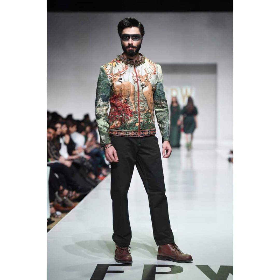 fahadmehtabali's tweet image. Our fashion sense is going from "GREAT" to "ITS-TO-DIE-FOR"😏

#FPWSS19