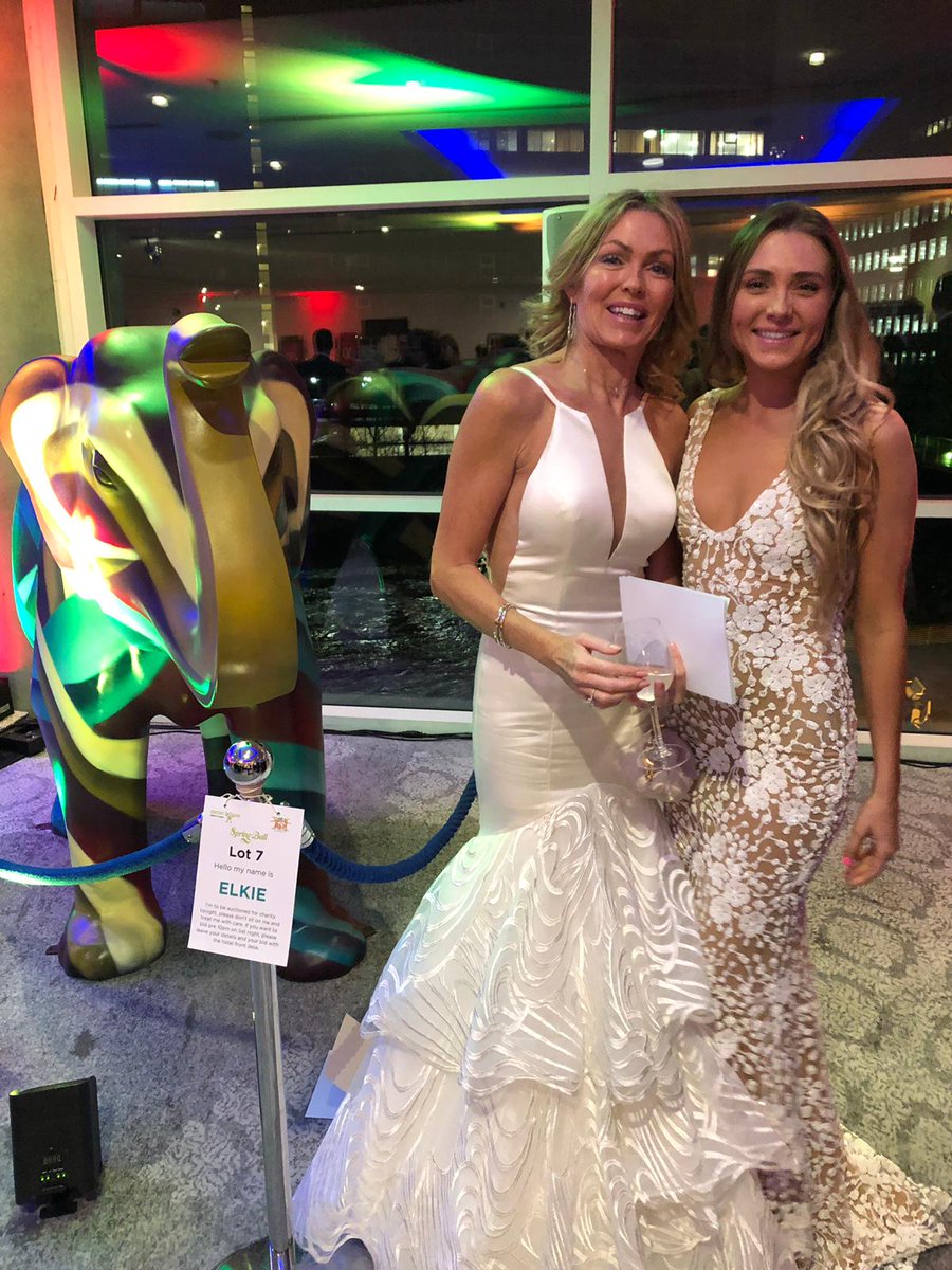 RedSeaPed's tweet photo. Thanks so much for your support, you all look FAB-U-LOUS! Have a fantastic evening for @DerianHouse https://t.co/Uq4Vj3lTsp
