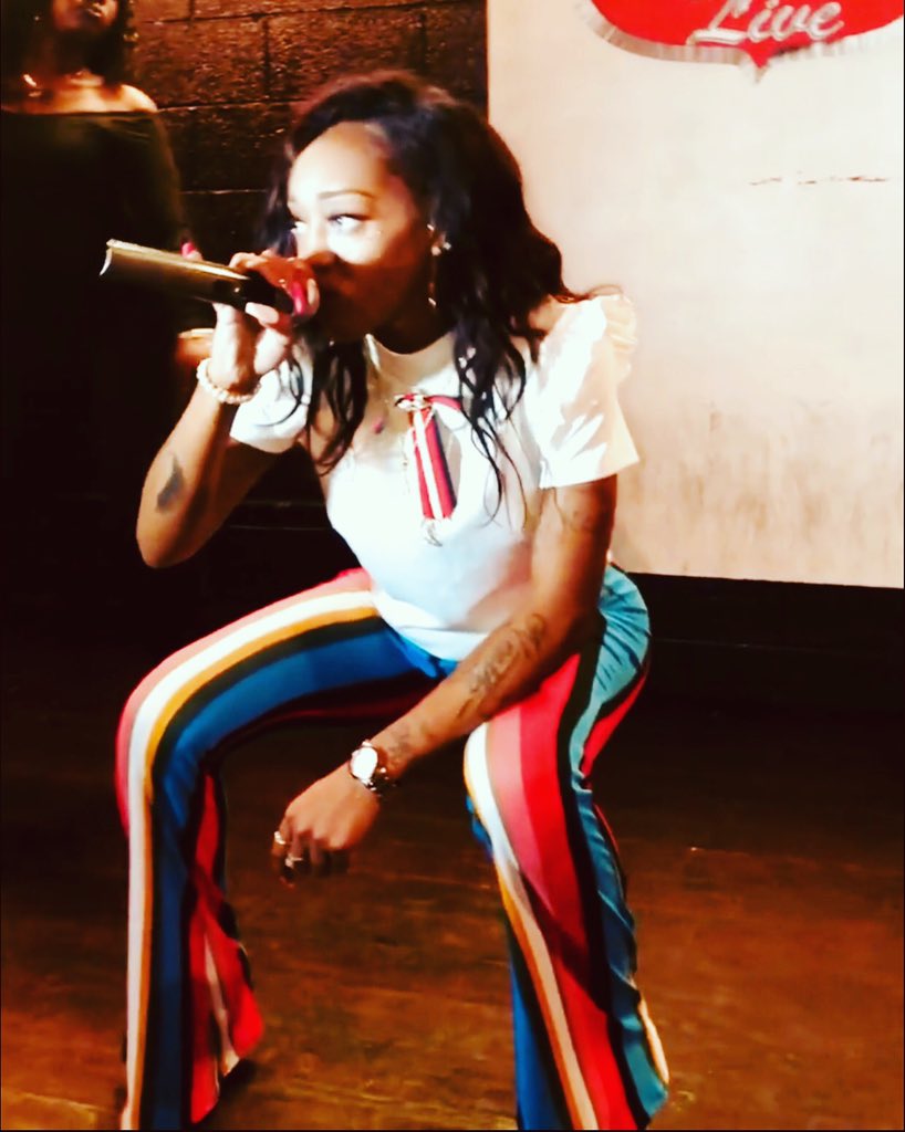 PUnique5's tweet image. Doing what I love to do💋#hiphop #GangstaInASkirt #UpNext #ThaGoat