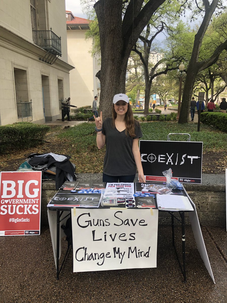 CSUTurningPoint's tweet image. Our President @TiffRoberts016 had a GREAT time tabling with @tpusautx over spring break! 

#HookEm 🤘🇺🇸 @TPUSA