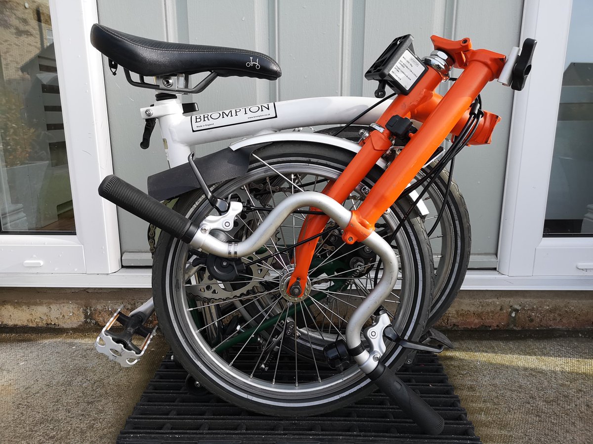 kezoneill's tweet photo. This is how easy it is to travel around #Ireland with a #Brompton! In the boot with your bag, ride it when the sun shines... @Europcar_Ire @Highnellybikes https://t.co/bY6QvDXQps