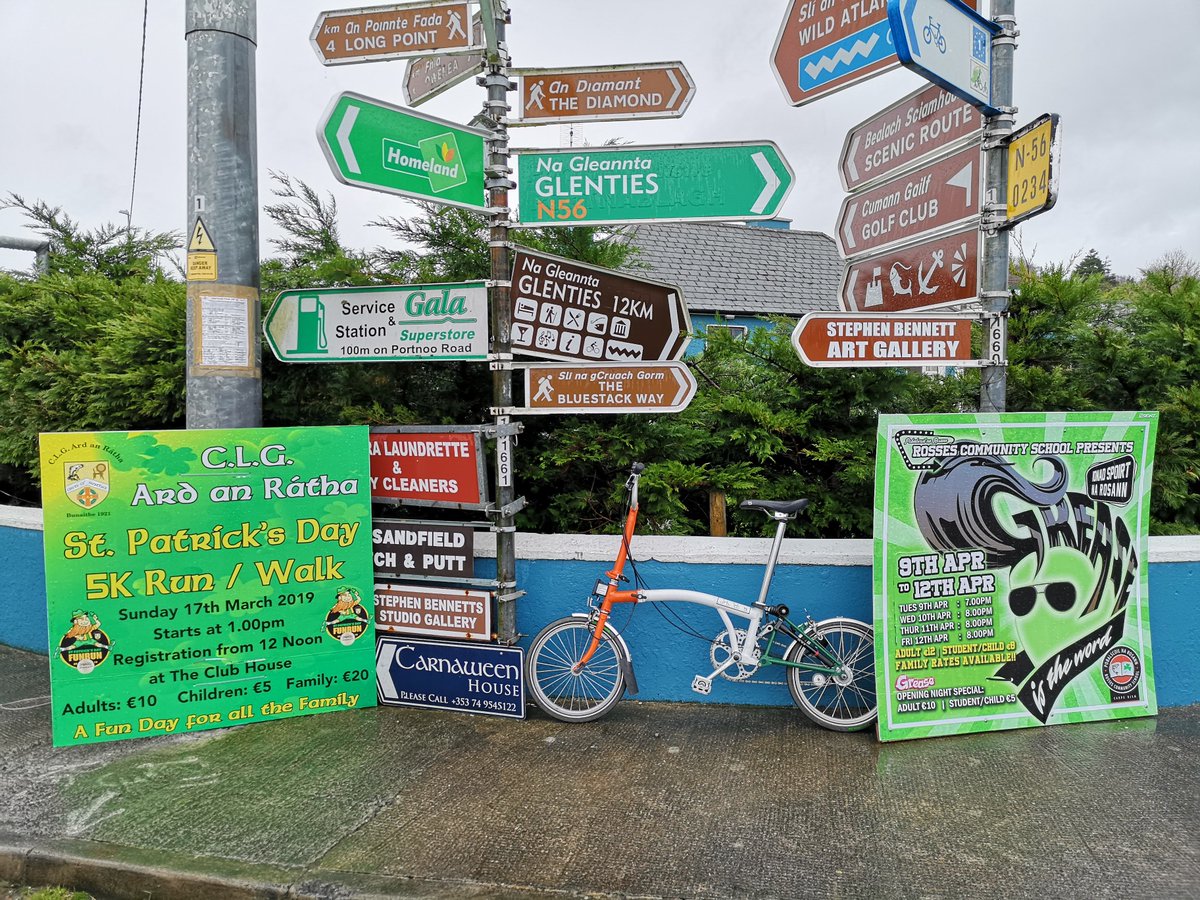 kezoneill's tweet photo. Happy #StPatricksDay #StPatricksWeekend! Enjoying a trip around Ireland on the world's only green white and (orange) gold #BROMPTON Hire yours from @Highnellybikes https://t.co/t2kE3Zkhcc