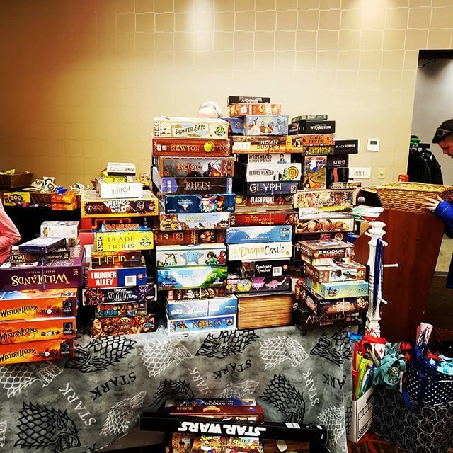 indycongames's tweet photo. About to give-away a mountain of games from our sponsors at #indycon see them all at https://t.co/CAcp2Rd5CN #indycon2019 #boardgames https://t.co/yXzx8Vx3xd https://t.co/mewrhNuzct