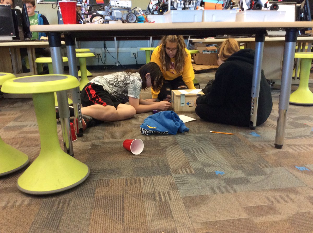 KnIhT_tNeReFfId's tweet image. We ended the 3rd quarter with @breakoutEDU the Robot Apocalypse! 7th grade lost their minds when they found out they were doing a Breakout! It was such a fun breakout for middle school. #robotapocalypse #robots #csforall #csforaz #stemed #edtech #softskills @SVViperPride @DVUSD