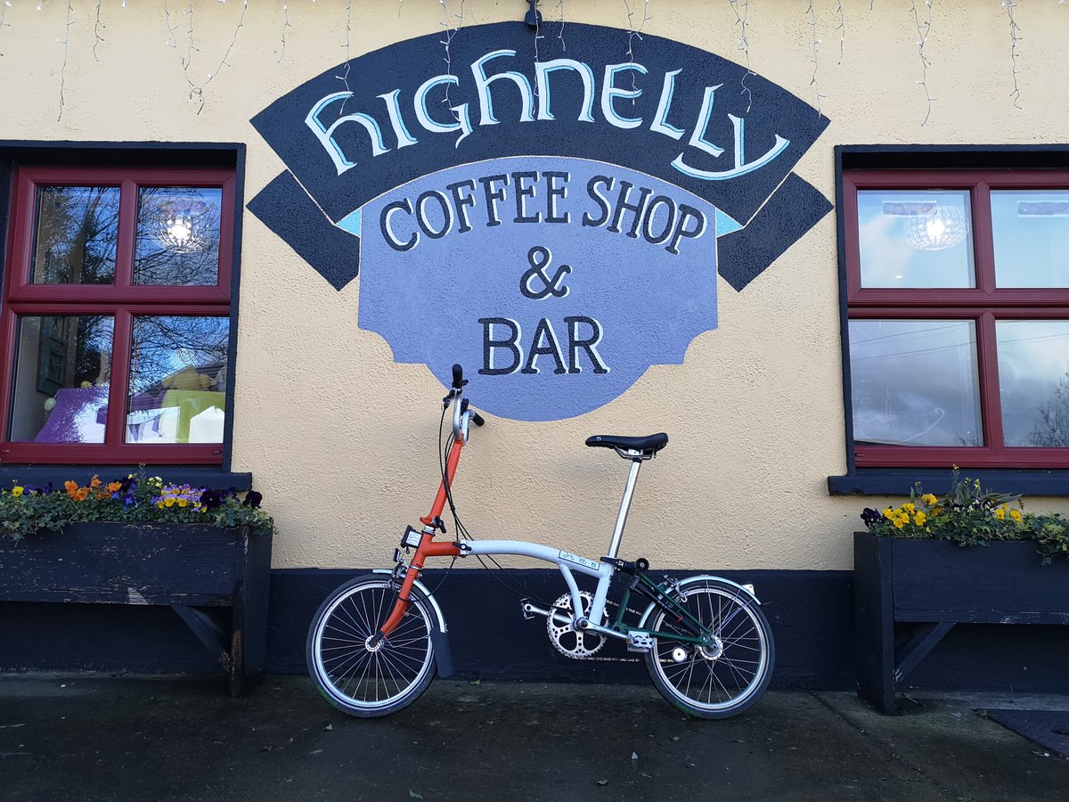 kezoneill's tweet photo. Halfway round Ireland with my hired #Brompton from @Highnellybikes - seeking out special B&amp;Bs and self-catering places to stay for @sawdays After six days and 1000km: SOME BLUE SKY! Happy #StPatricksDay https://t.co/Ml4fOuy1yt