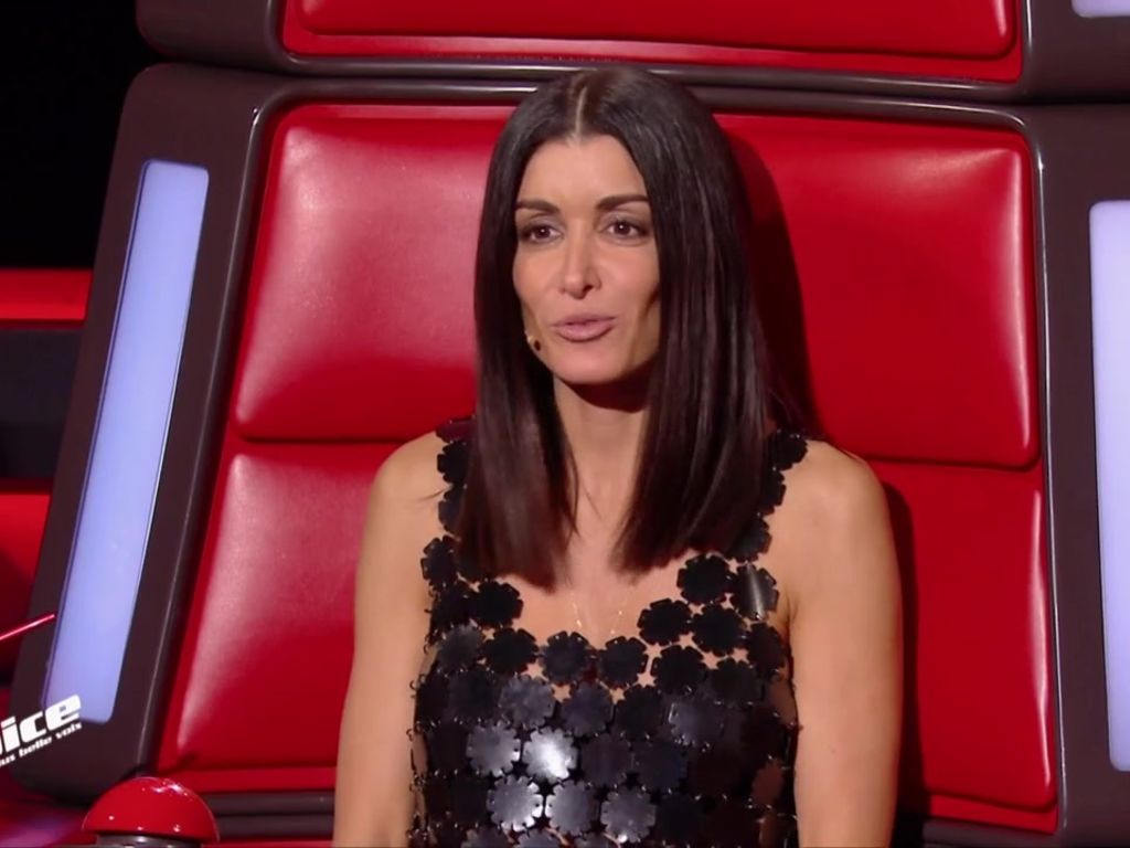 PFGarcier's tweet photo. Personne ne trouve @JeniferOfficiel ressemble beaucoup à #MissTick de Picsou @TheVoice_TF1 @nikosaliagas ? https://t.co/kRNnxeKV9w