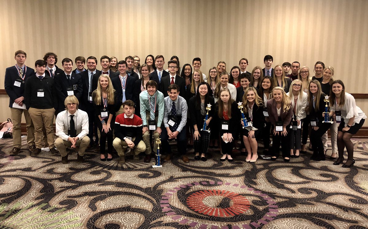 JctcDECA's tweet photo. Throwback to state!! Our chapter had a large amount of competitors who made it onto stage!! Way to go team !! 🥇🥈🥉 #kentuckydeca #roadtoICDC https://t.co/bWcyD0R4y1