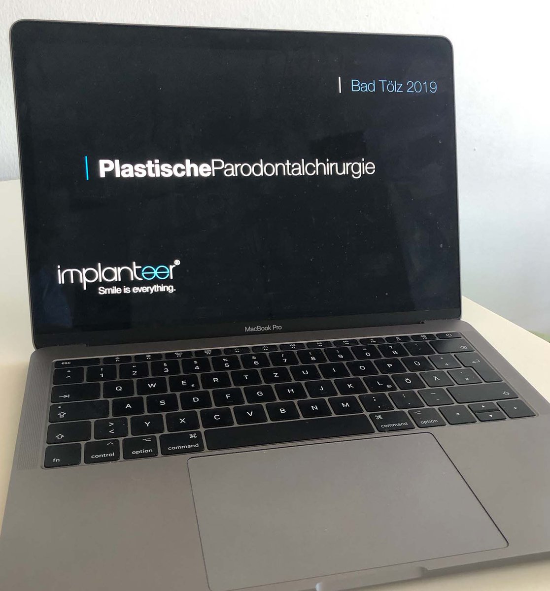 Implanteer's tweet photo. Top Überweiserveranstaltung in der KFO Praxis Dr. Haschem Abrischami -
Herzlichen Dank für die Einladung nach Bad Tölz!

#implanteer #smileiseverything #drmarchinze #zahnimplantate #zahnfleisch #zahnästhetik #zahnarztmünchen #parodontologe #implantologe #zahnimplantate https://t.co/tUnoGg37CN