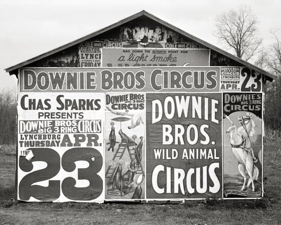jessicahelfand's tweet photo. Visual onomatopoeia: when the typography itself is a circus. #FontSunday https://t.co/8DFlRzFLHy