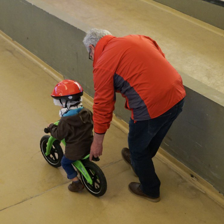 VilledeReims's tweet photo. #PratikSport : jusqu’à 18h, venez vous initier et découvrir gratuitement les #activités sportives #VTT et #BMX encadrées par les clubs rémois, aux Halles du Boulingrin, à l’occasion du J-100 du départ @LeTour à #Reims !
=> Infos : https://t.co/ME9p11BmWD https://t.co/LU0mKoaZCy