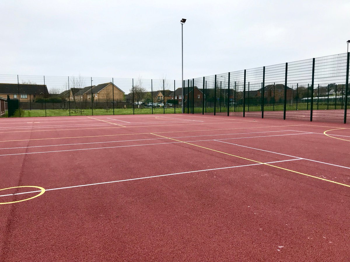 EasternCCSport's tweet photo. Did you know we also have outdoors MUGAs? Up to 4 #tennis courts, up to 4 #netball courts and a #fiveasidefootball pitch! 

They are all floodlit and we also provide changing rooms and hot showers!

Interested? Contact eccenquiries@cardiffmet.ac.uk for more details! https://t.co/SgxFyCipQD