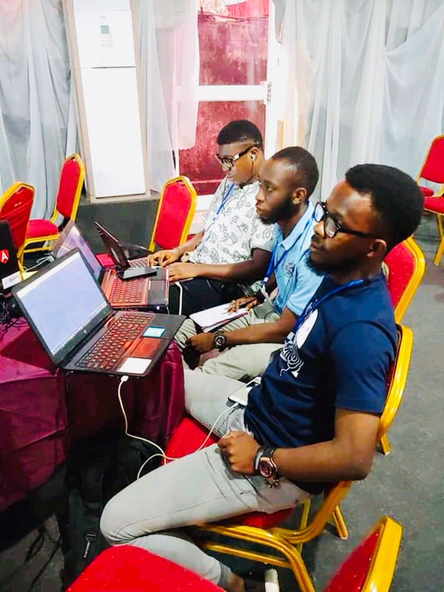 fobabs's tweet image. At a Hack Day👨🏿💻.
Should in case you notice your bank acct being hacked, I might be borrowing some money there.
#codedest #Hackathon