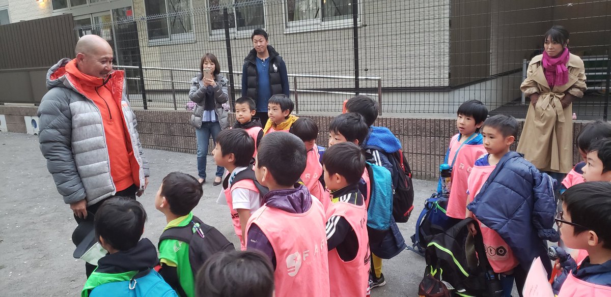 Faroくん 渋谷東部jfc 2年生 幼年古河春合宿泊 今回の合宿に参加して頂いた川添コーチに皆で挨拶 とっても面白い練習でした コーチ達も勉強になりました