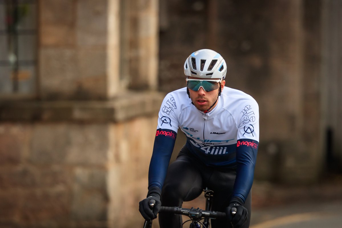 Barrysworkshop's tweet image. @SwiftProCycling Spotted you guys getting the miles in, if I have to guess George,Pete and Andy and a mystery!! #befastbeswift #alwaysracing