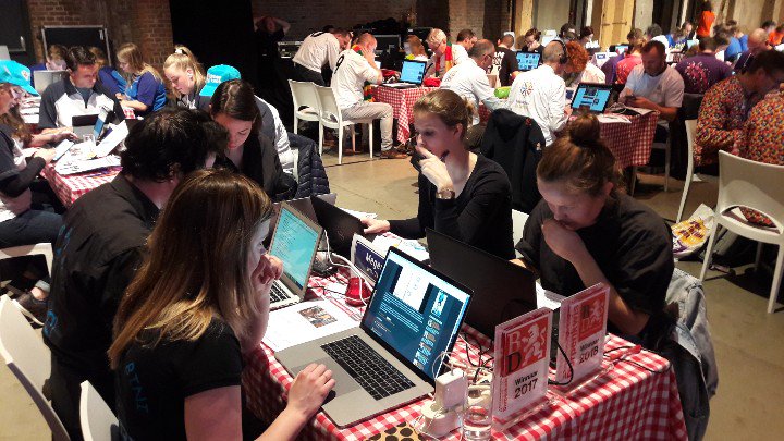 Opperste concentratie in de #koekbouw van #chvnoordkade tijdens de #dorpenkwis van BD en ED