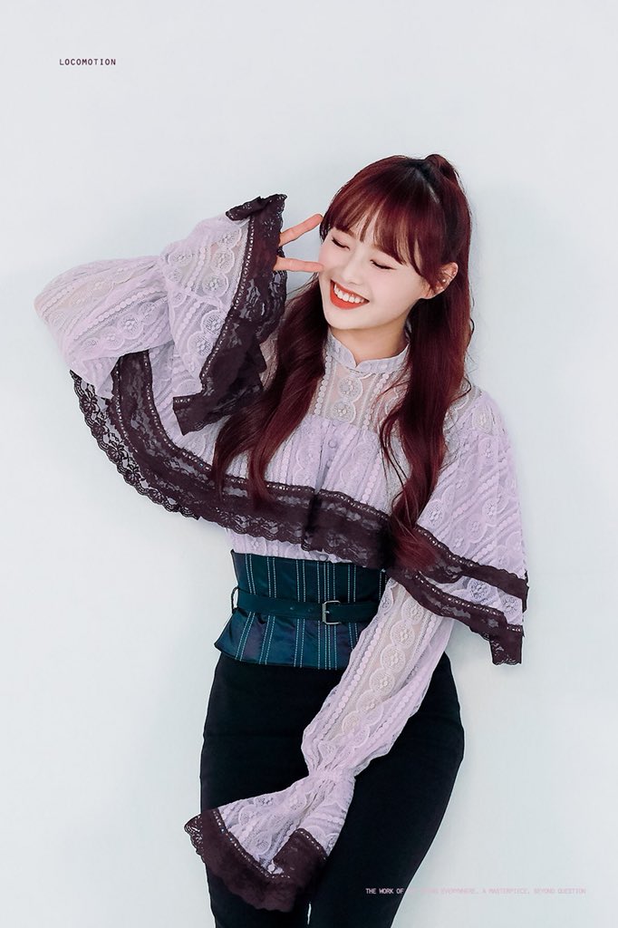 twt_chaeyous's tweet photo. I need my 99 lines interaction.. they are from the same school anyways but chuulip graduate first before chaeyu. #99lines #themostsuperiorline #loona #twice https://t.co/brhoKnzJEx