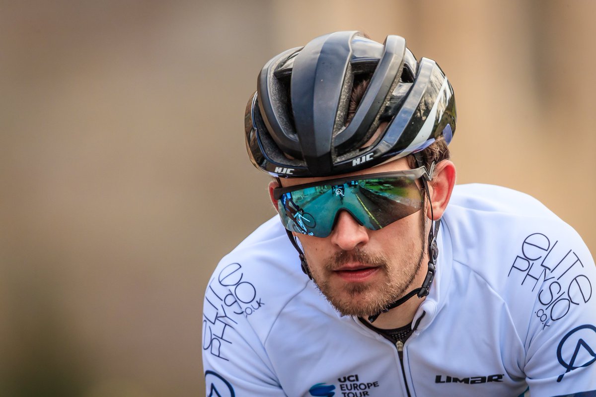 Barrysworkshop's tweet image. @SwiftProCycling Spotted you guys getting the miles in, if I have to guess George,Pete and Andy and a mystery!! #befastbeswift #alwaysracing