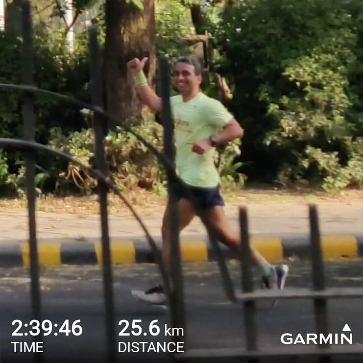 tarun_rw's tweet photo. 4:00 am start
5:30 selfie
Aerobic 25k LSD
And some more pics with #teamrunxtreme
That's how you define a good Sunday morning.
#madaboutrunning #trainXtreme #BeXtreme #ReebokRunningSquad
#BeatYesterday
#Reebokathlete
#fastandupsquad
#garmininfluencer
#twitterwinterchallenge https://t.co/XdCV4LFqYO