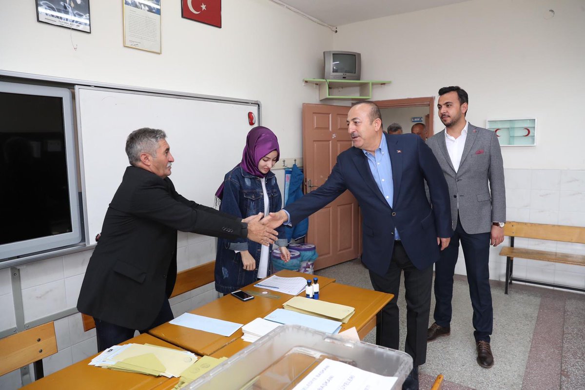 Dışişleri Bakanımız Sayın Mevlüt Çavuşoğlu, 2019 Mahalli İdareler Seçimleri kapsamında oyunu kullandı. #SevdamızAntalya