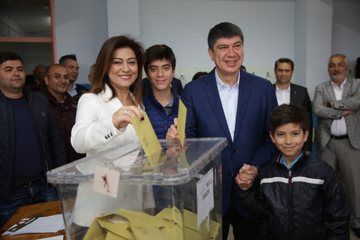 #Cumhurİttifakı Büyükşehir Belediye Başkan Adayımız Menderes Türel, 2019 Mahalli İdareler Seçimleri kapsamında oyunu kullandı. #SevdamızAntalya