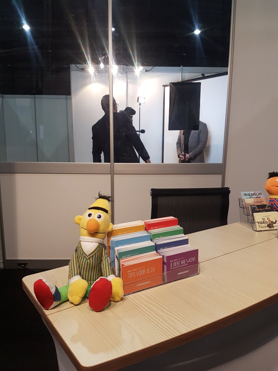 LoopbaanLounge's tweet image. Op de Zeeuwse Carrière Beurs in Goes met het mobiele videolab, loopbaanloket, sollicitatieworkshops en natuurlijk @loopbaankaarten.

Zeeland kreeg dit weekend ook 100% loopbaaninspiratie!

@VideoBanenMarkt #Videobanenmarkt #loopbaanloket #GuerrillaSolliciteren #Loopbaankaarten