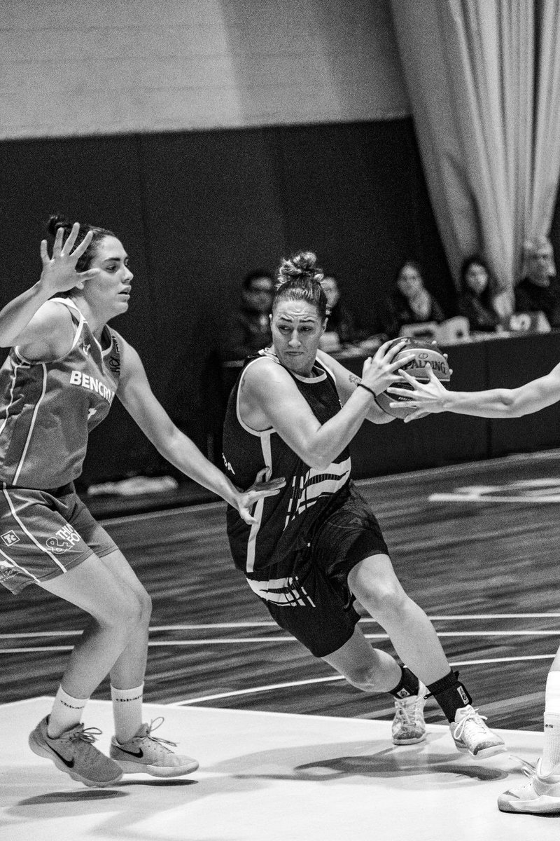 ASRBasketAlmeda's tweet photo. 🏆#CopaCatBQ
📆 24a jornada Fase Regular
🏀 @FemBasketAlmeda 60 - @bfmviladecans 62
Màxima igualtat i emoció en un partit que es decideix per la mínima.
S’escapa la victòria però augmenten les ganes i la il·lusió de seguir creixent!!
#adnAlmeda #SFALM #CopaCaBQ https://t.co/SoPh3IfRrc