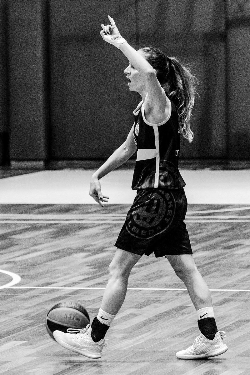 ASRBasketAlmeda's tweet photo. 🏆#CopaCatBQ
📆 24a jornada Fase Regular
🏀 @FemBasketAlmeda 60 - @bfmviladecans 62
Màxima igualtat i emoció en un partit que es decideix per la mínima.
S’escapa la victòria però augmenten les ganes i la il·lusió de seguir creixent!!
#adnAlmeda #SFALM #CopaCaBQ https://t.co/SoPh3IfRrc