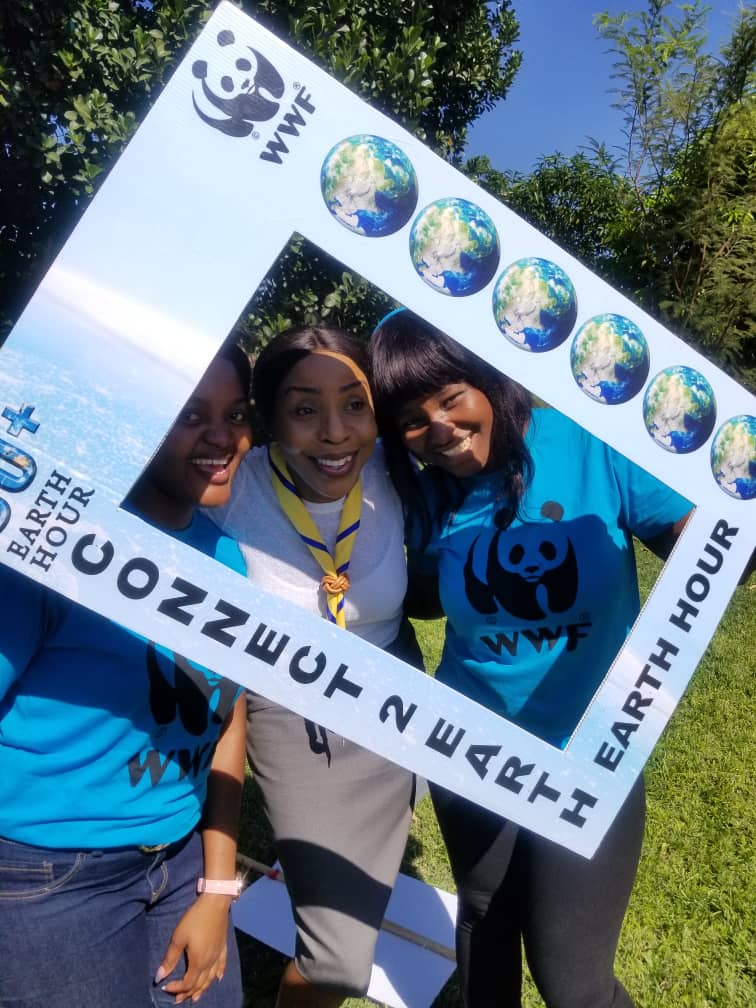 wwfzambia's tweet photo. #EarthHourAdventure and picnic with TeamsixxScouts and @wwfzambia team, great exchange about natur #fortheloveofnature https://t.co/fB6vvFr9rd