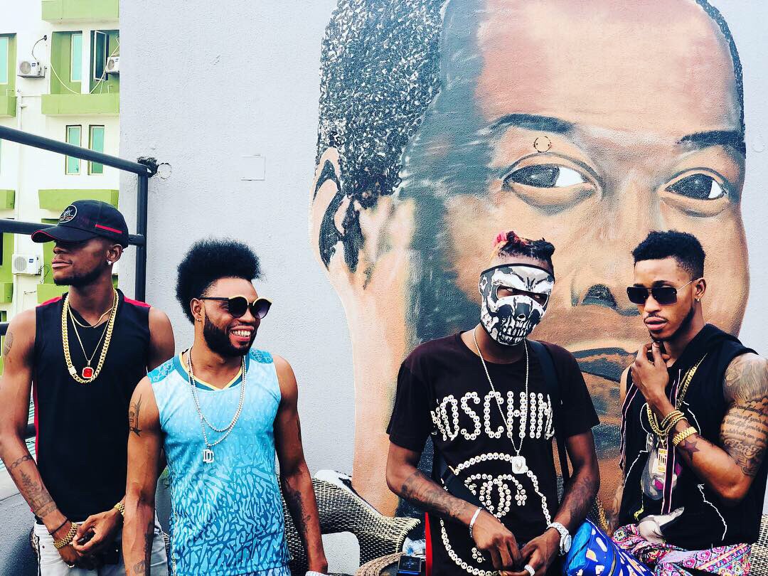 GetGidd's tweet photo. Spartaz visits #KalakutaRepublik #Newsongcoming @Its_orazzy @FerraribossAG @adeyemidenrynz @loverbimes https://t.co/lJJWH3RZ4S