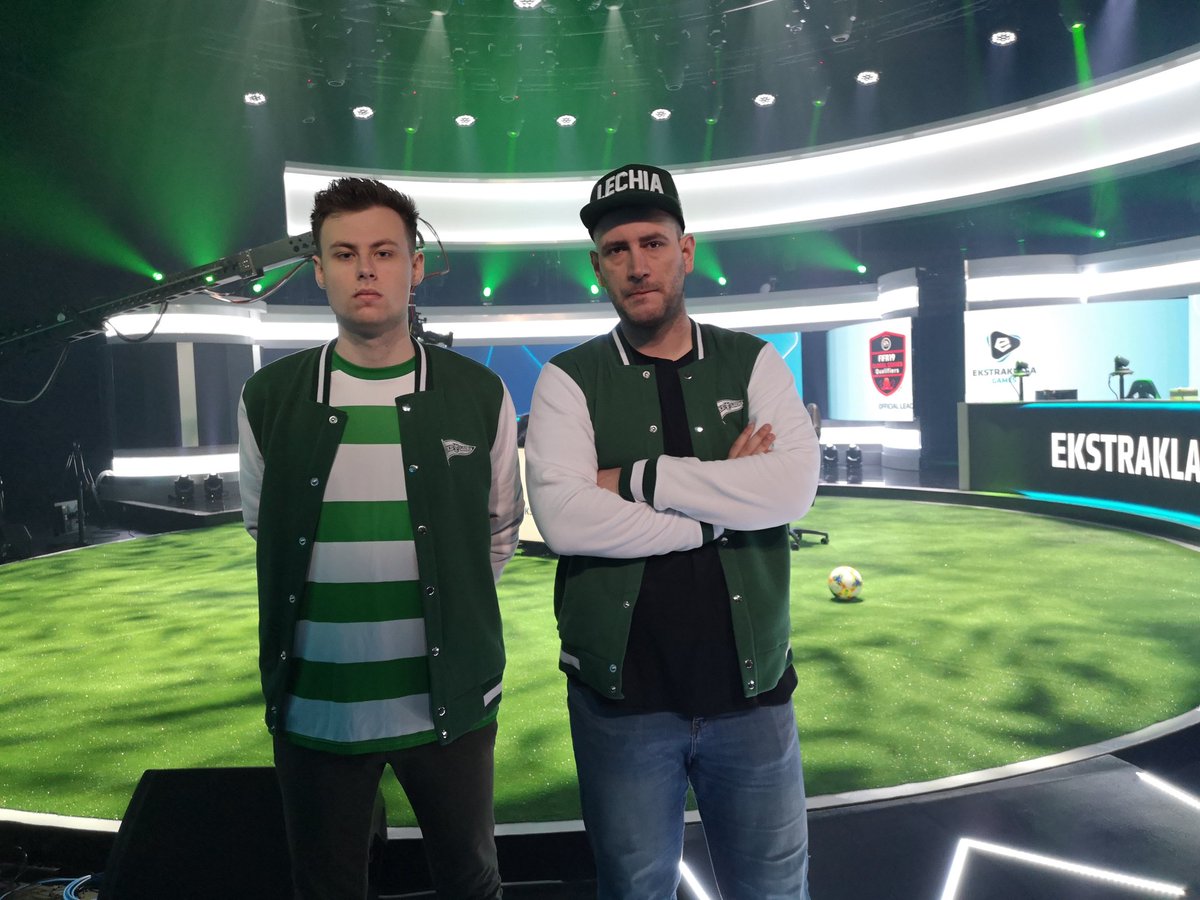 #ekstraklasagames dzień drugi! Czas na platformę Xbox 💪😎 w dniu dzisiejszym reprezentować nas będą Alan ''<a href="/cosanerofifa/">Alan Kosiński</a>" Kosiński i Tomasz "toninho" Galiński 🎮🤙