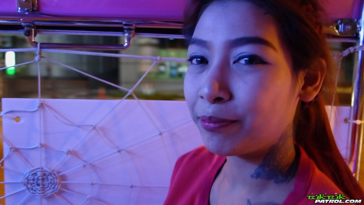 Are all Thai girls wild? the answer is no, 
Bil is no king of the wild frontier.

Some people think that most #thaigirls wild nature comes as standard but Bil was not like that at all, very calm, very quiet but #verycute.

--> TuktukPatrol.com ✨