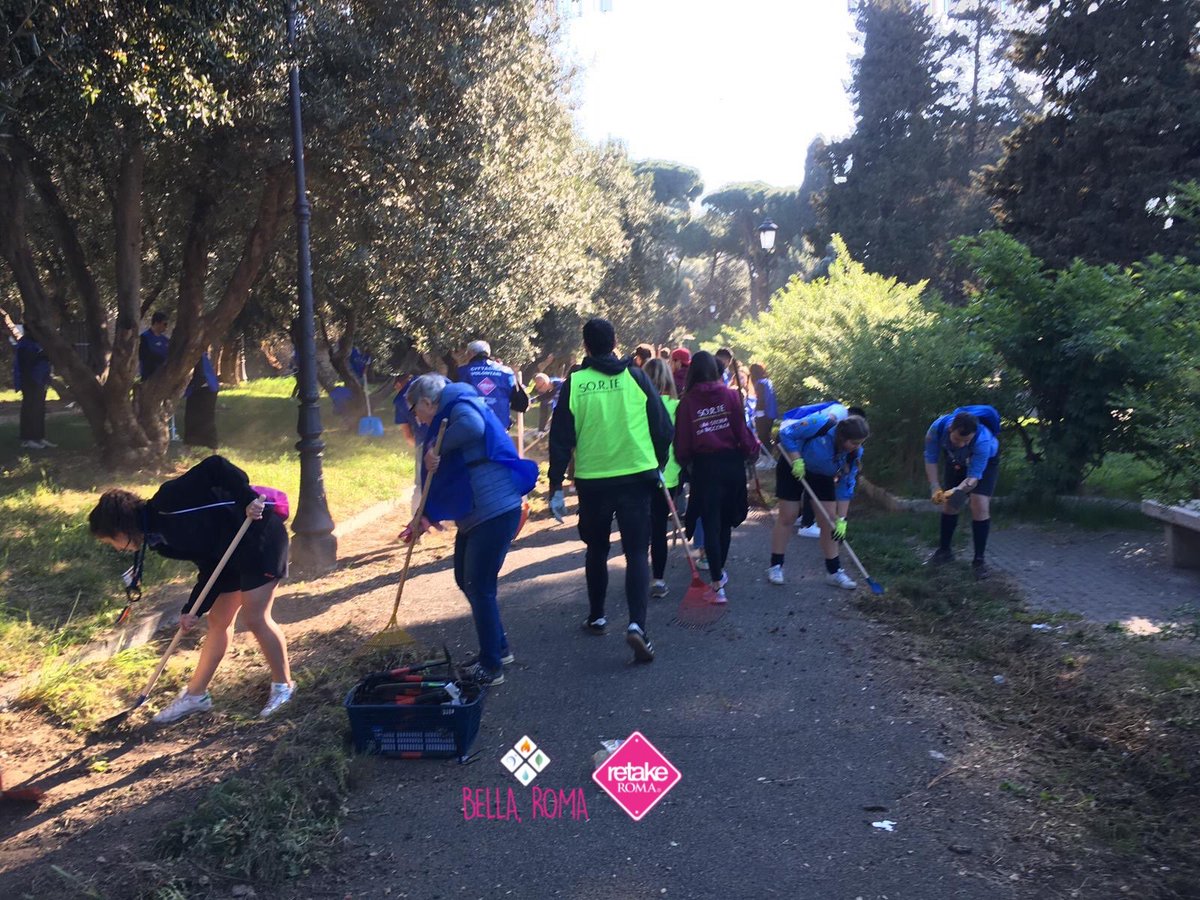 Retake_Roma's tweet photo. Retakers in action! Riqualificazione, più verde, cura dei luoghi per i bambini, più decoro = più bellezza per tutti! ❤️ 

Questo sono le prime foto di #BellaRoma, fino alla 13 ci trovate in strada. Divertimento assicurato! #31marzo #buonadomenica #siamocomunitá https://t.co/sxfJKSKSzJ
