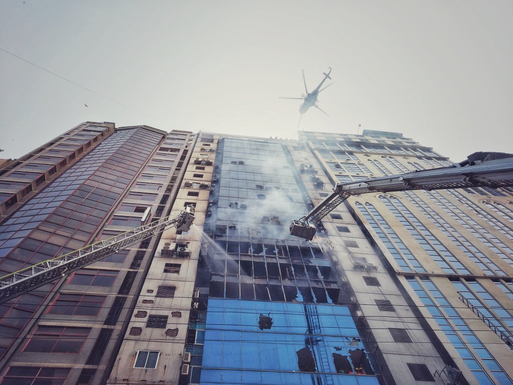 adamthaque's tweet photo. BD Fire Service &amp; Civil Defence needs immediate review of their equipments &amp; available supports. More training is needed for our fire fighters to handle crisis in a larger magnitude

 #bananifire #fire #Bangladesh #safety #WeCare #dhakafire #restructure #support #urbanfire #BD https://t.co/hUrf7qFquW