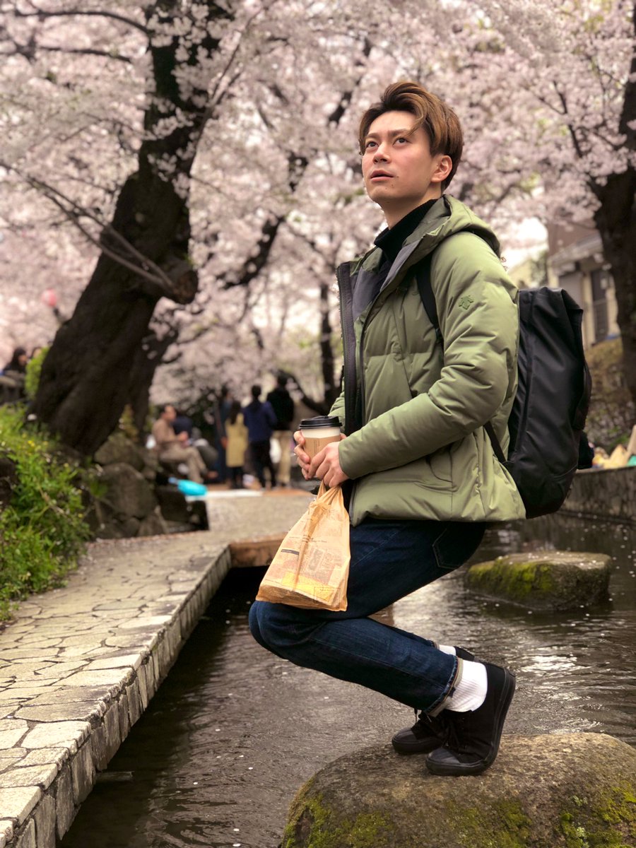 SeamanArata's tweet photo. 癖の強いお花見 https://t.co/j8RqsEjxKW