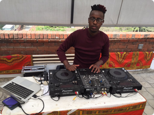 K24Tv's tweet photo. Leo @FrankTheDeejay is on the decks on #TheSwitch, @THESWITCHK24, where we switch you from darkness to light.
Send in your requests and be blessed! https://t.co/I4X4G8vfOi