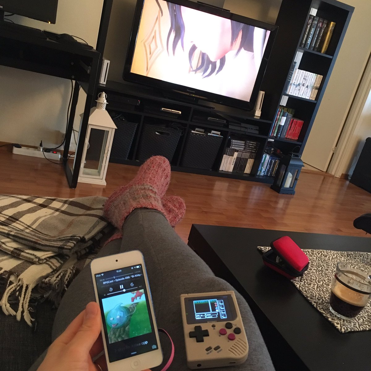 WinterDisa's tweet photo. I just want to do everything today, so then I end up listening to RPGCast, playing Kingdom Hearts III and playing Final Fantasy - at the same time 😂 oh and twitter. @RPGamer #RPGCast #FinalFantasy https://t.co/bzJqXR7K50