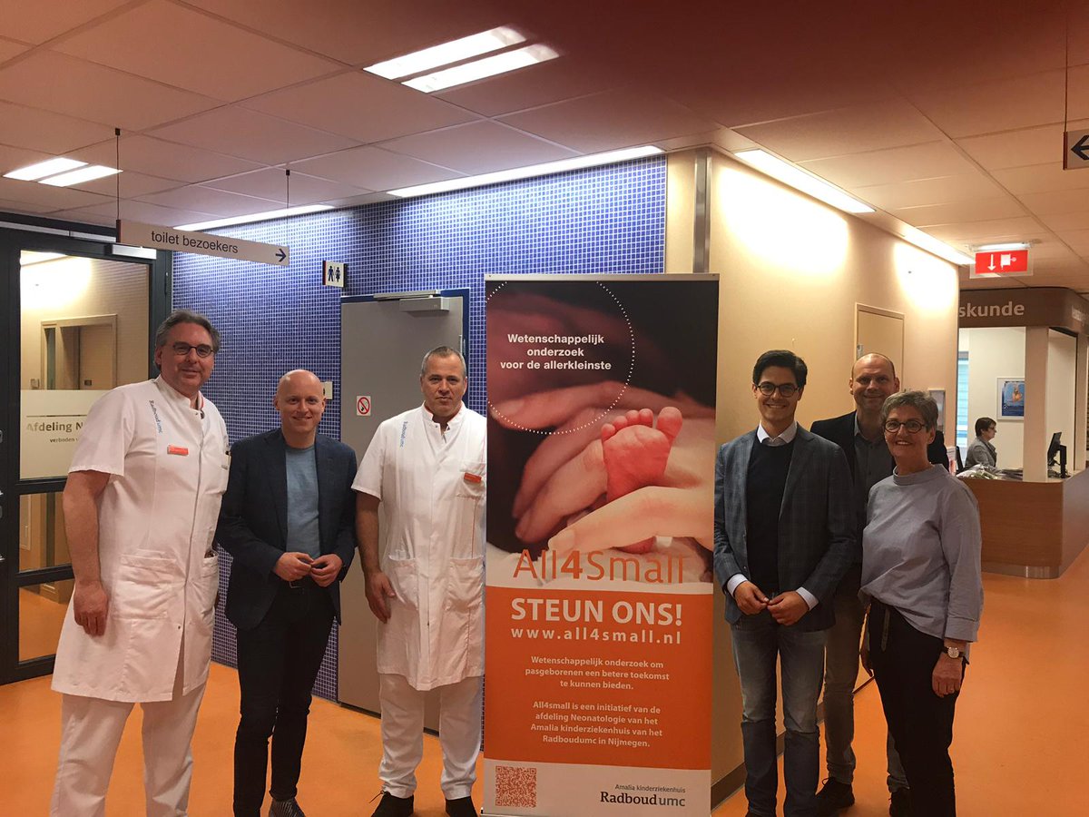 radboudumc's tweet photo. D66'ers @RobJetten en @RensRaemakers bij ons op bezoek bij #neonatologie Amalia kinderziekenhuis. Presentaties o.a. #Allf4small dat via sponsorwerving geld inzamelt voor onderzoek om levenskansen van kwetsbare pasgeborenen te vergroten. https://t.co/gXBpQsMXcE
