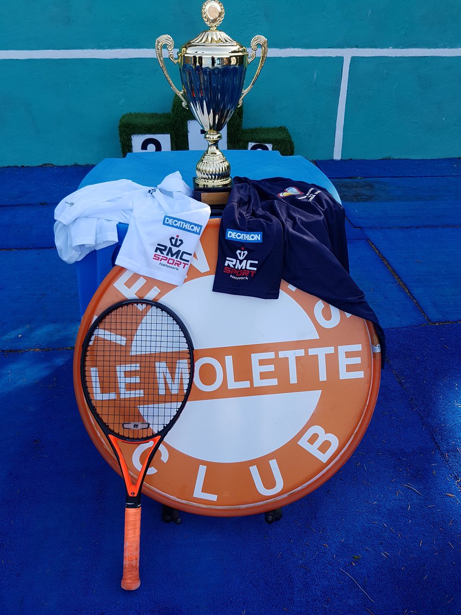 marcopiccari1's tweet photo. Roma Nord contro Roma Sud #Tennis io e @dariomarchetti7 con @RMCSportNetwork al circolo le #Molette con @decathlonitalia. Una mattinata di sport. Io intanto batto il giovane Dario😀 seguiteci in radio https://t.co/ekOSXvwY0J