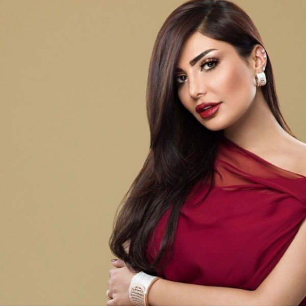 iBARAAs's tweet photo. #قلبك_لمن_يشتاقِ

أمل العَوضي، تُثير الجدل باحتفالها بعيد ميلادها مع جمهورها، حيثُ نشرت العديد من الصور التي اعتبرها البعض بأنّها "مُخلّة"، إليكم هذه الصور في أول تعليق واحكموا بأنفسكم. https://t.co/YdYP7a2rFB