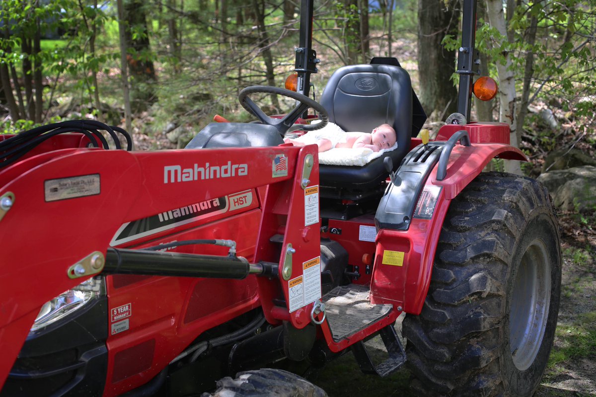 anandmahindra's tweet photo. From a customer in North America... These pics beat any ad we could have conceived...When a product becomes part of a family and enjoys its complete trust...Then even we sleep like babies... https://t.co/xQI0j6XjWz