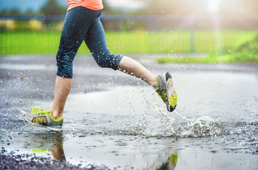 PoliciaAlbacete's tweet photo. #ahora se suspende la carrera benéfica por la solidaridad debido a las condiciones meteorológicas, #lluvia #Precaución @ImdAlbacete @atletabpopular @AytoAlbacete https://t.co/XQVjmlOWoW