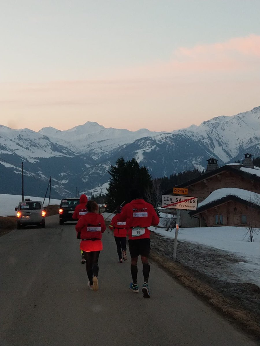PitieTeam's tweet photo. Jour 4 🏃🏼‍♀️🏃🏽‍♂️ Les sommets enneigés ne sont plus très loin !! Dans quelques heures l’arrivée aux Arcs pour nos 14 coureurs. 💪🏼 Actuellement entre Aime et Bourg-Saint-Maurice, vos pronostics pour l’heure d’arrivée ? 😏⏱ #CDC19 #CourseDuCoeur #Dondorganes https://t.co/XKqN0C2q0H