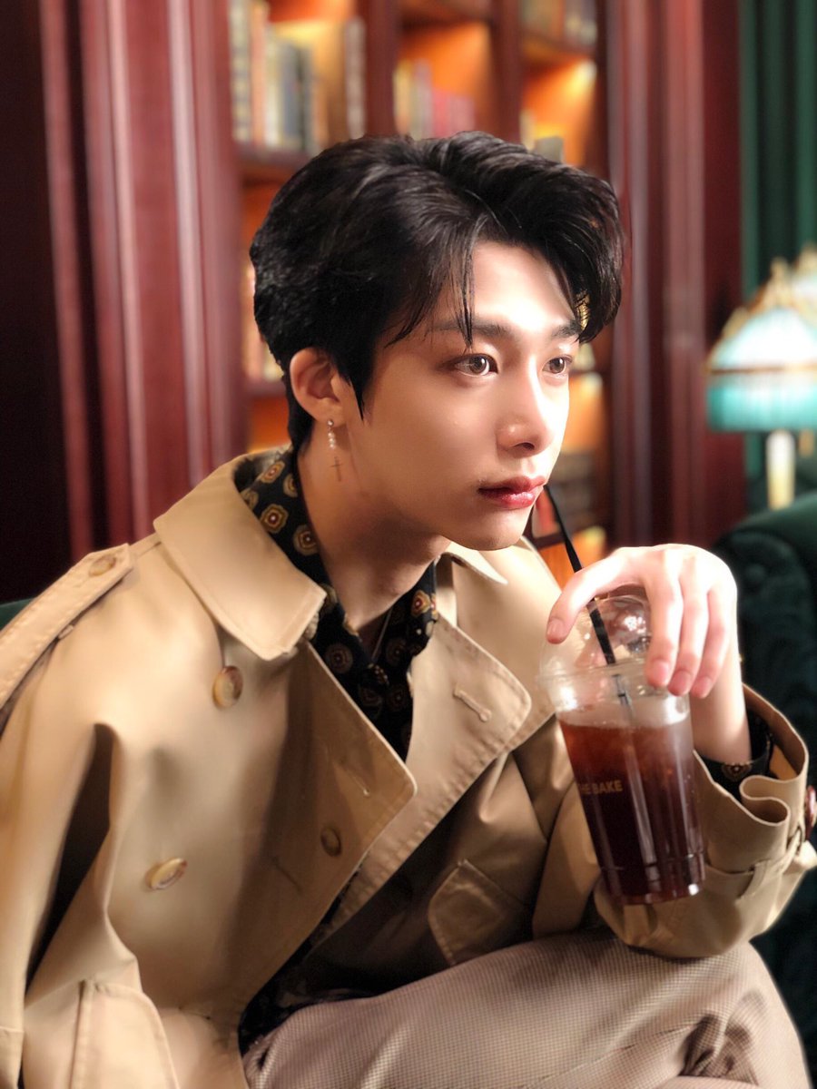 MonstaXth_'s tweet photo. @OfficialMonstaX (แปล) [#กีฮยอน] คิดมาตลอดทุกวันว่าจะอัพรูปนี้ ตอนนี้ก็ได้อัพสักทีแล้วล่ะ ของขวัญของมอนเบเบ้นะ #ฮยองวอน #เจอแต่มอนเบเบ้ https://t.co/xMeOlNbKzx