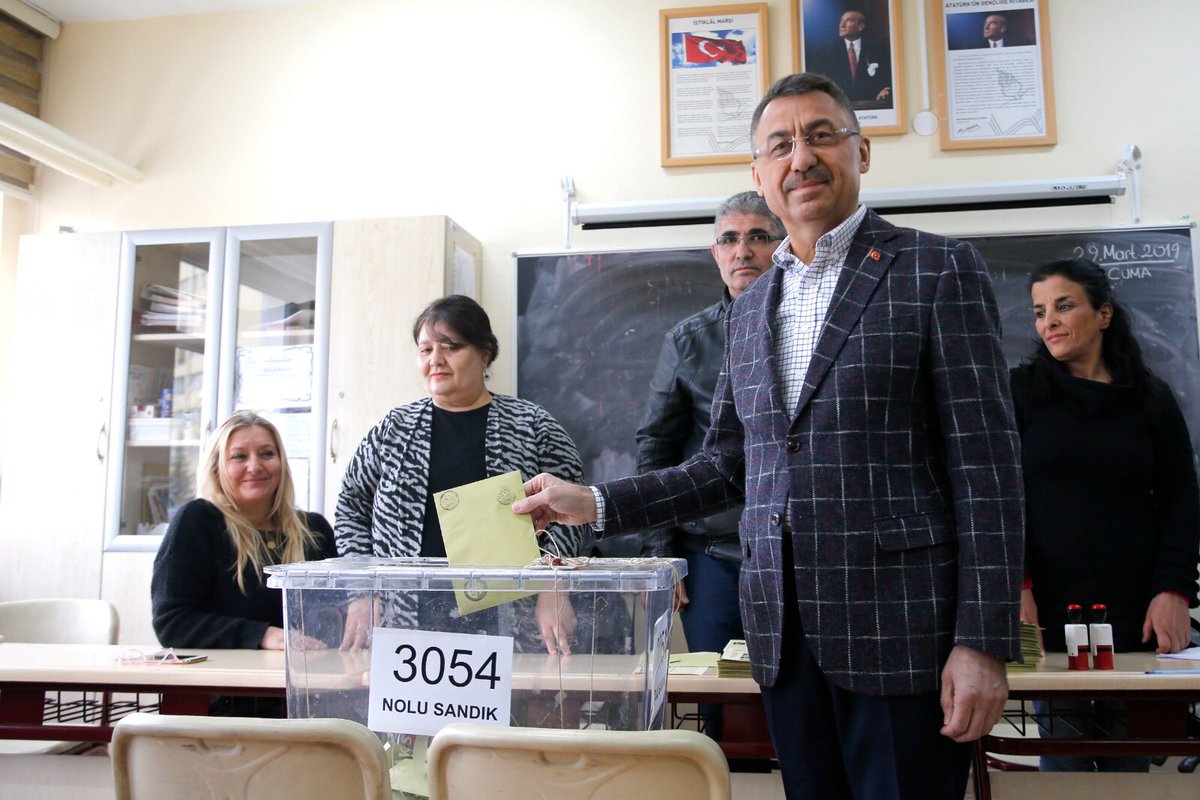 TCBakanlarTweet's tweet photo. RT fuatoktay06: Ülkemize ve milletimize hayırlı olması dileğiyle.

#Seçim2019 🇹🇷 https://t.co/jt07F732l5