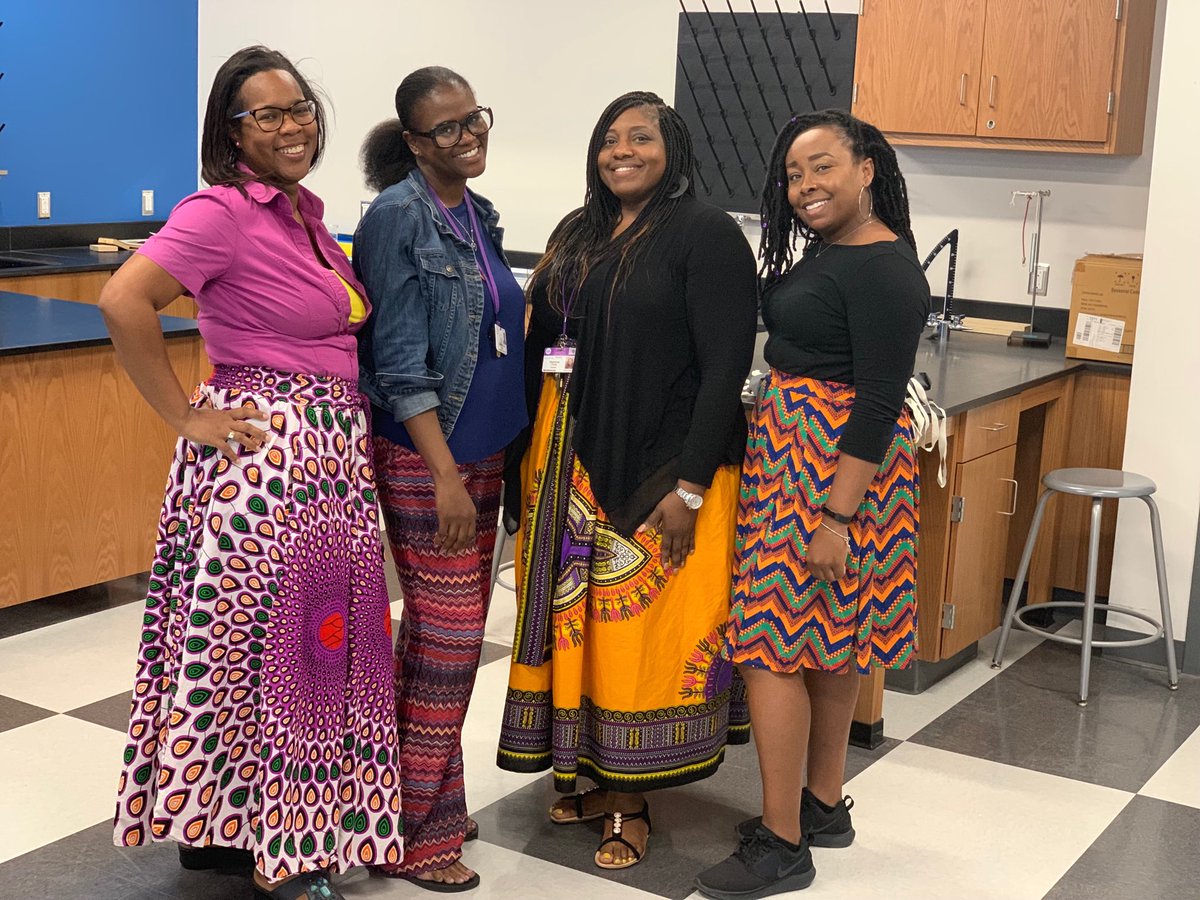 kee__lou's tweet photo. SIS Sisters in science. We dress up, we show up, and we show out. I love my crew.  ⁦@northside_hs⁩ ⁦⁦@campsci14 @MsFord_jdhs⁩ ⁦@andreacdavis⁩ https://t.co/iV0Zu2HtKN
