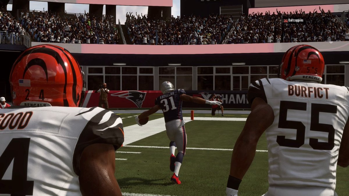 CKiefz's tweet photo. Flying for the kick return touchdown @ANZAC_CFM #amlpics https://t.co/pyy2cj4A32