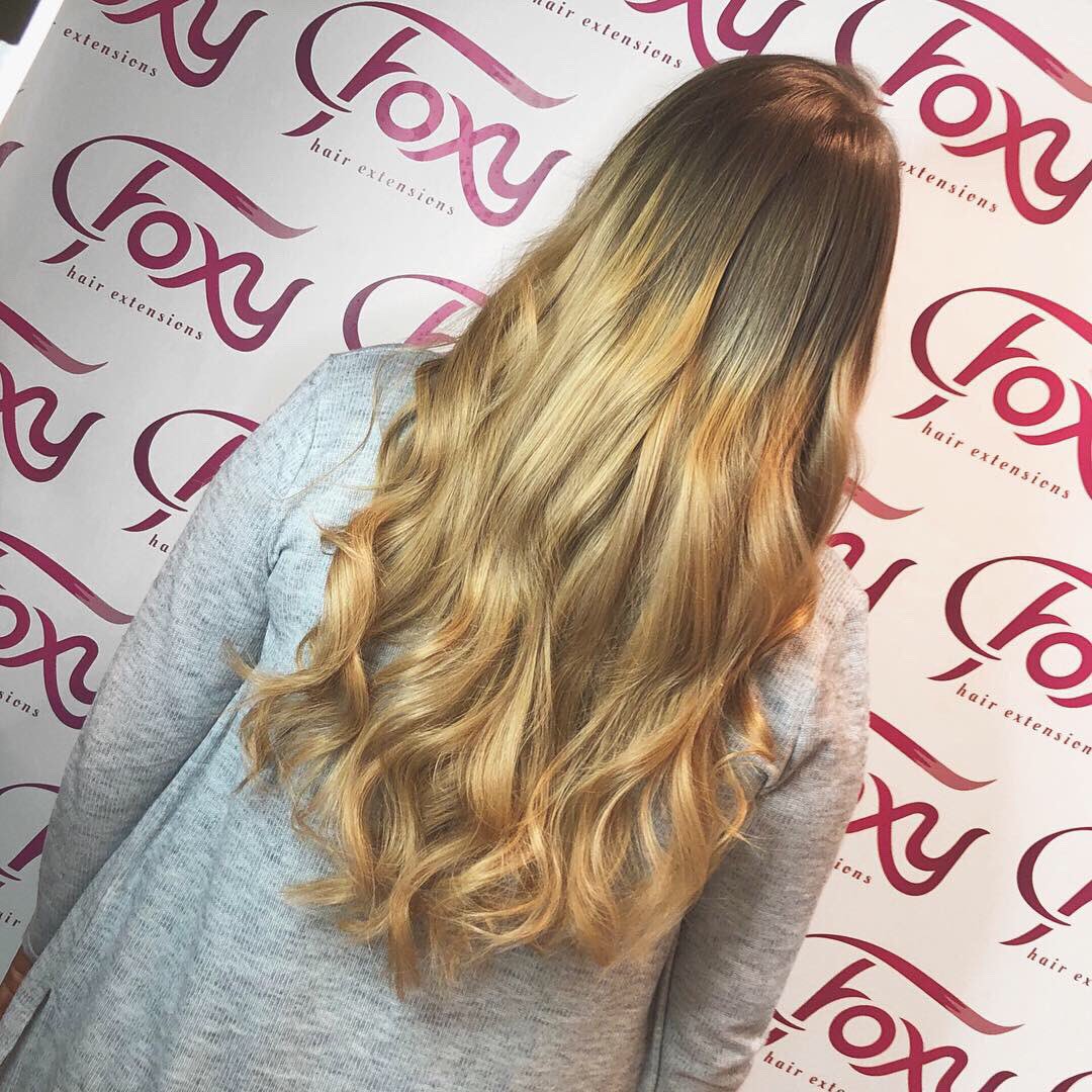FoxyHair's tweet photo. A combination of shades 12 and 14 created this gorgeous blend. Using Foxy Pre Bonded Indian Flat Tips.
Stylist: Ashley ๐ #foxyhairextensions #hairthatrox #prebonded #indianremy https://t.co/B1I2MA9ats